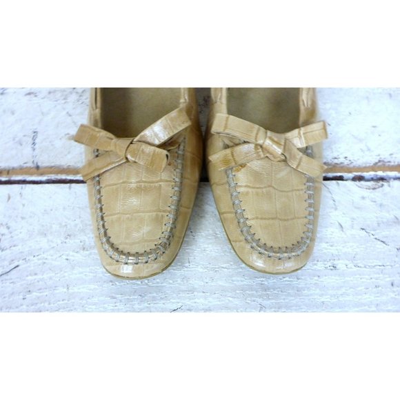 Stuart Weitzman beige tan embossed high heel leather pumps reptile embossed - Picture 4 of 9